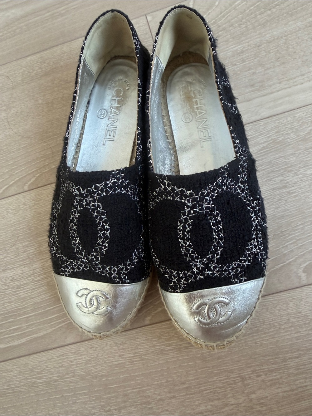 CHANEL Black Tweed Flats with Silver Cap Toe - Picture 1 of 14